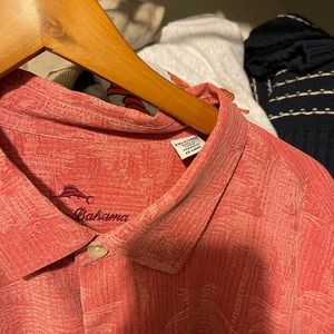Tommy Bahama Shirt worn once, in great condition.